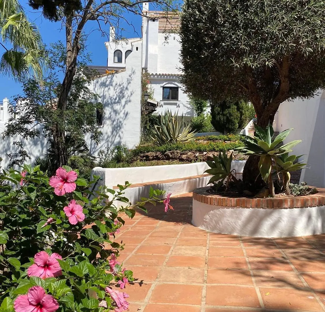 Topbeliggende Lejl I Marbella Nueva Andalucia アパート